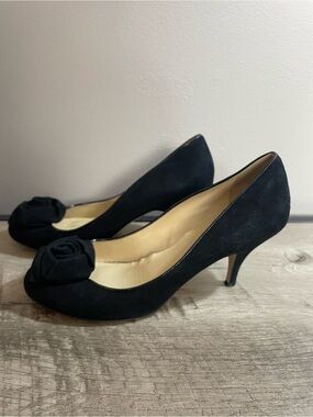 Women's KATE SPADE New York KARMEN Black Suede ROSETTE Kitten Heel PUMPS Shoes